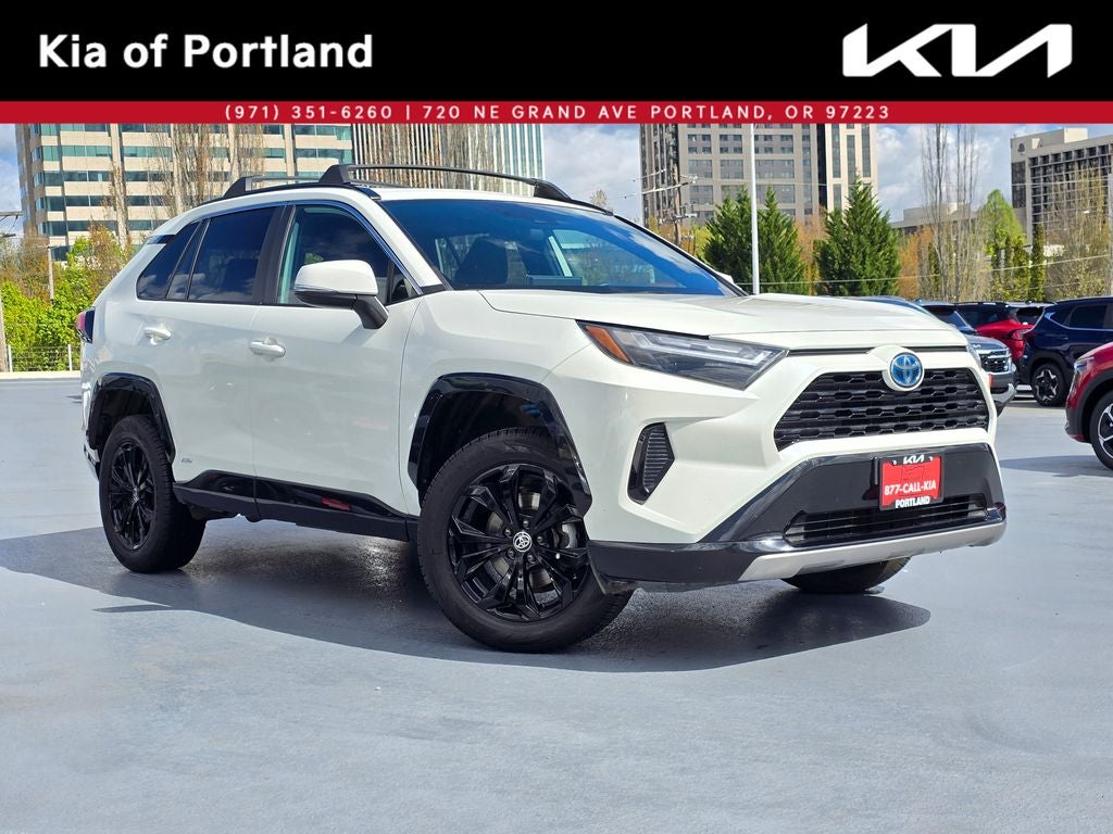 2022 Toyota RAV4 Hybrid SE