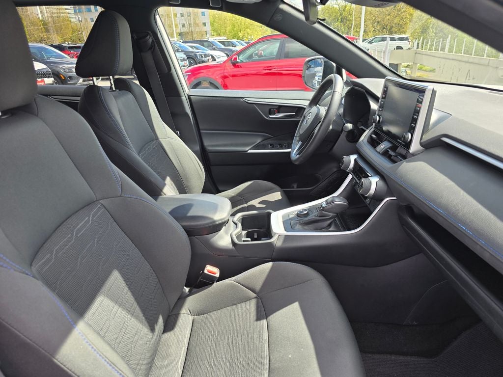 2022 Toyota RAV4 Hybrid SE