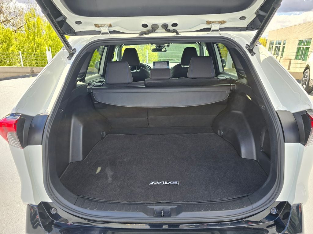 2022 Toyota RAV4 Hybrid SE