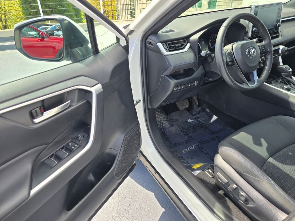 2022 Toyota RAV4 Hybrid SE