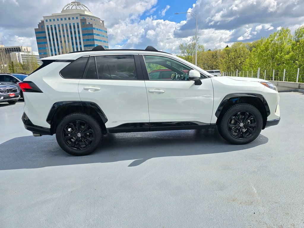 2022 Toyota RAV4 Hybrid SE