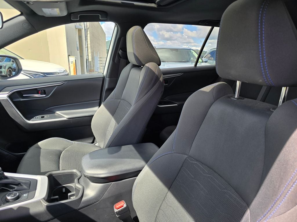 2022 Toyota RAV4 Hybrid SE