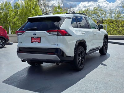 2022 Toyota RAV4 Hybrid SE