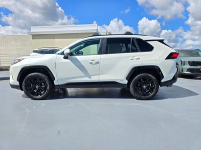 2022 Toyota RAV4 Hybrid SE