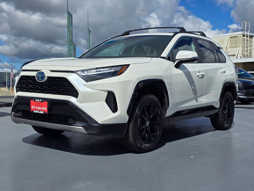 2022 Toyota RAV4 Hybrid SE