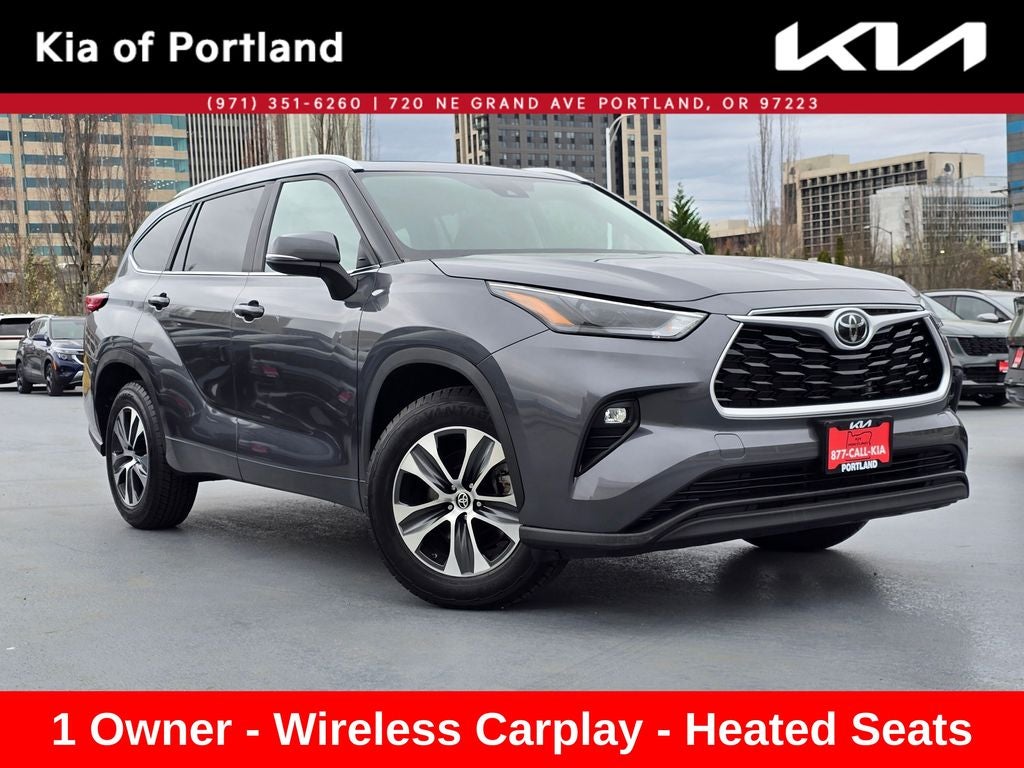 2023 Toyota Highlander XLE FWD's photo
