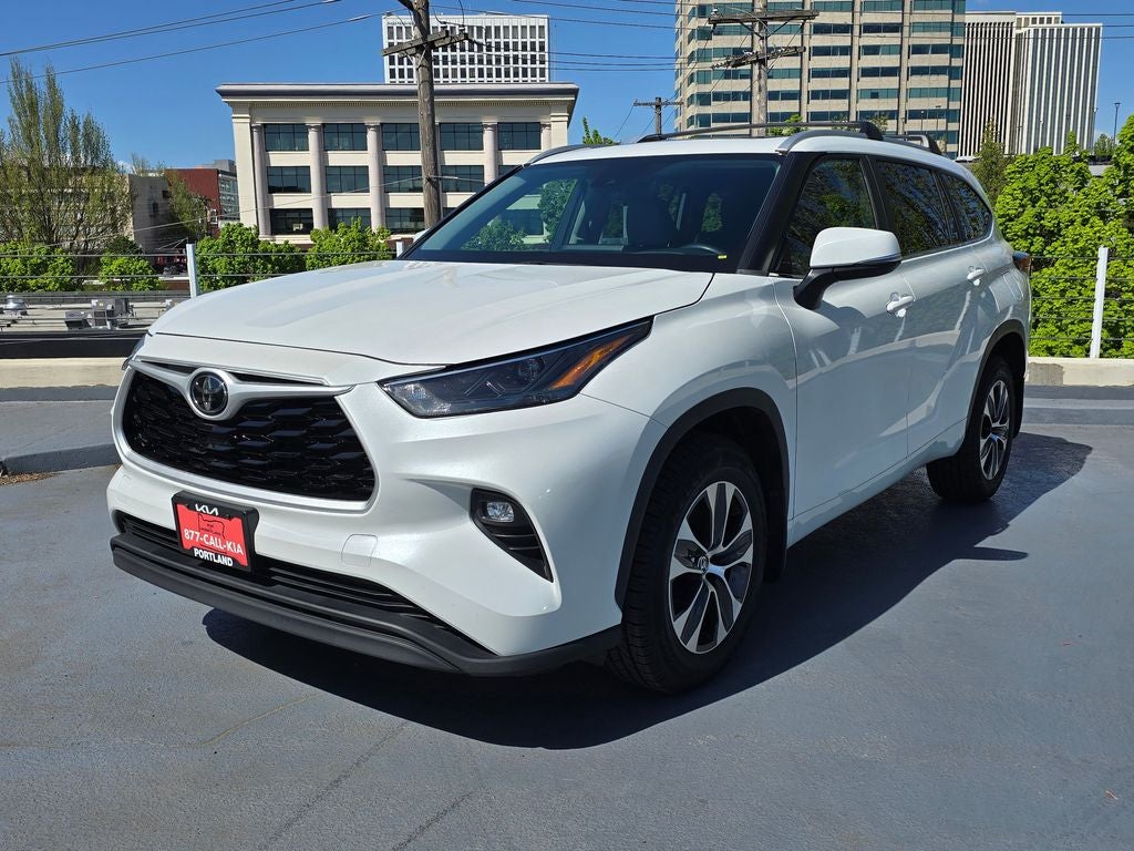 2023 Toyota Highlander XLE