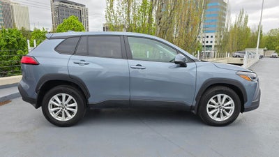 2024 Toyota Corolla Cross LE