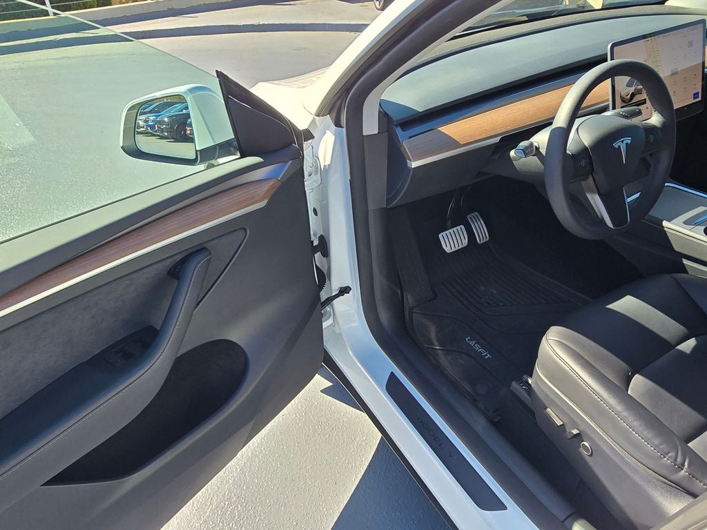 2024 Tesla Model Y Performance