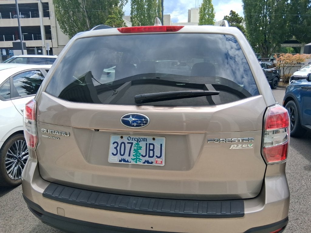 2016 Subaru Forester 2.5i
