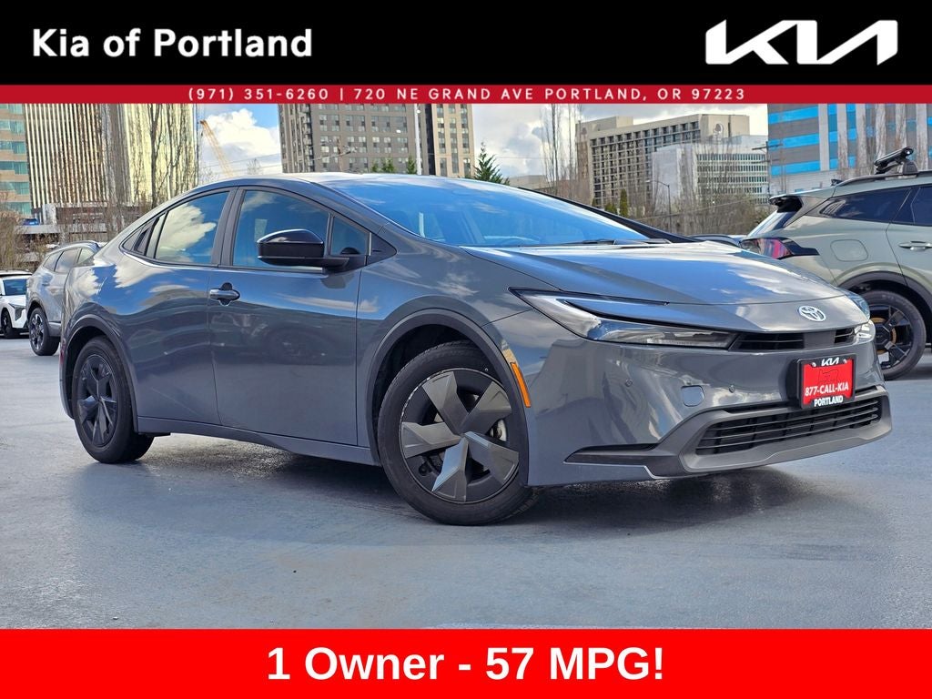 2024 Toyota Prius LE FWD's photo