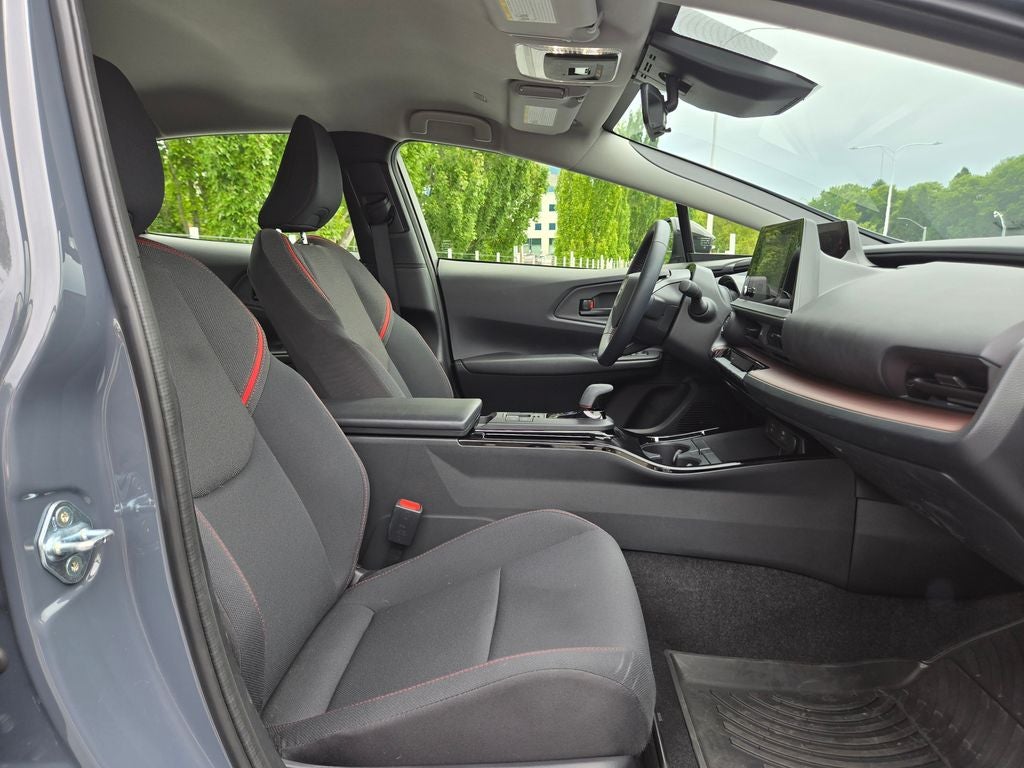 2026 Toyota Prius Plug-In Hybrid SE