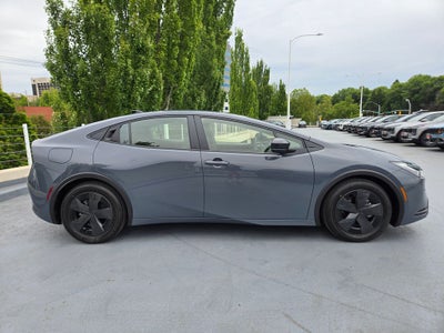 2026 Toyota Prius Plug-In Hybrid SE