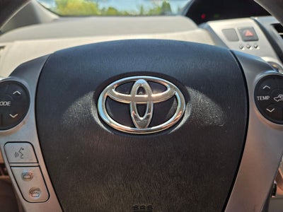2017 Toyota Prius v Two