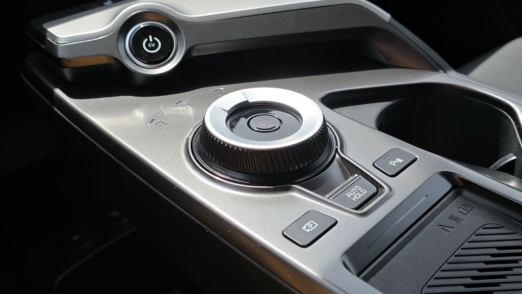 2024 Kia EV6 Light