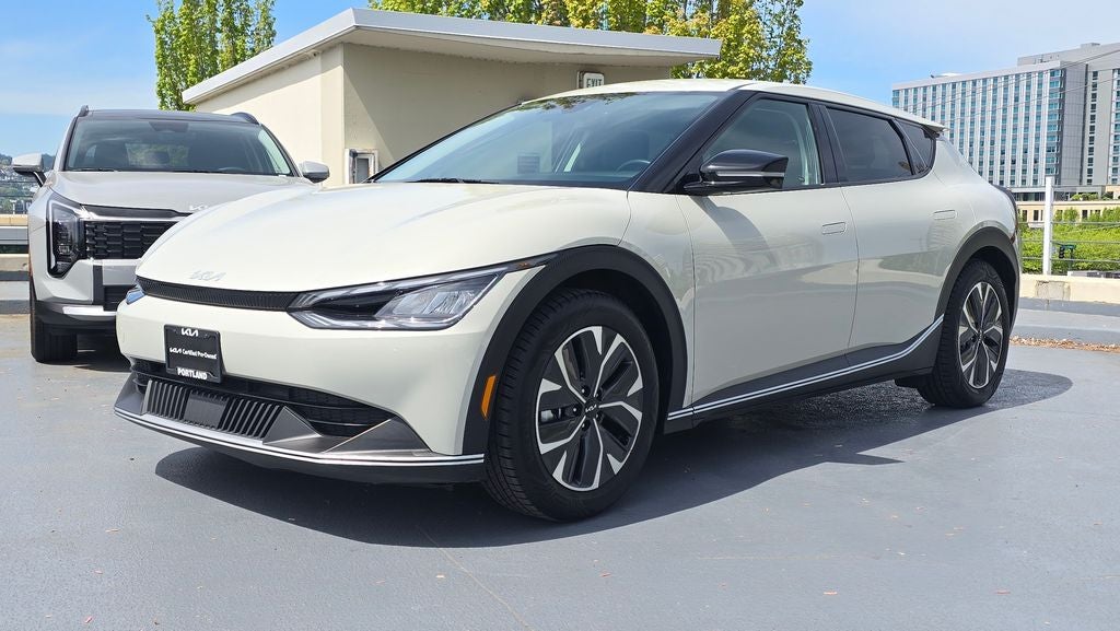 2024 Kia EV6 Light