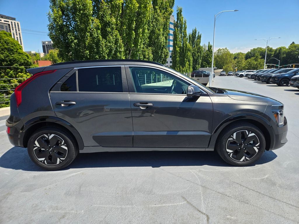 Used 2024 Kia Niro Wind with VIN KNDCR3L17R5117776 for sale in Portland, OR