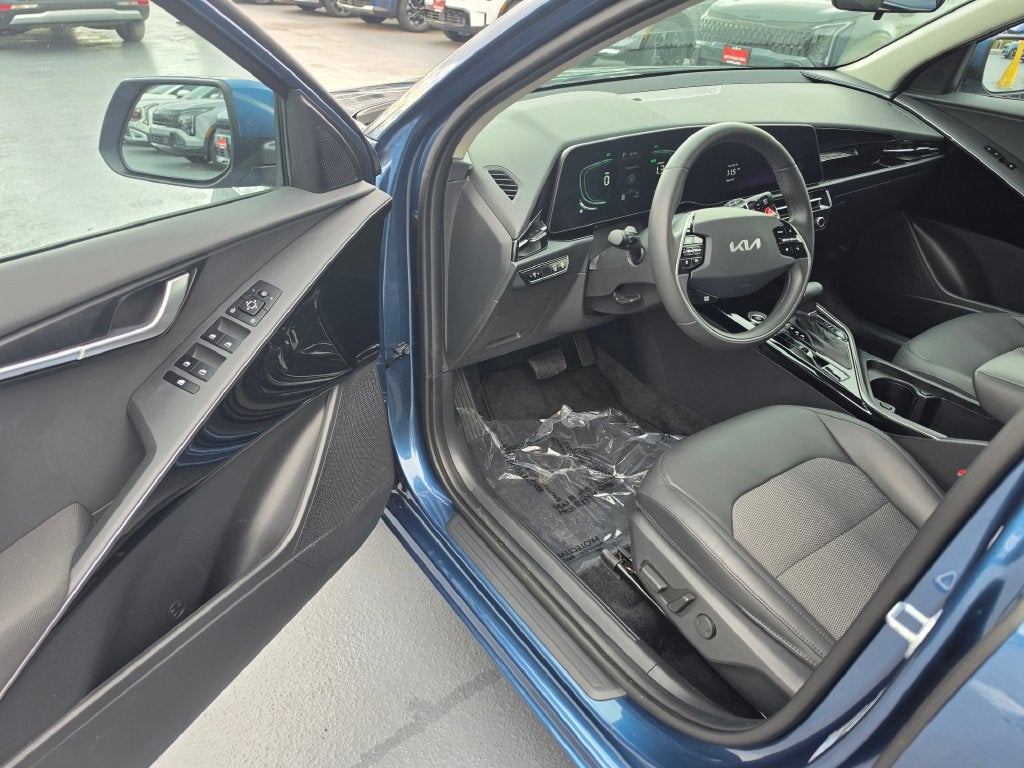 2025 Kia Niro EX