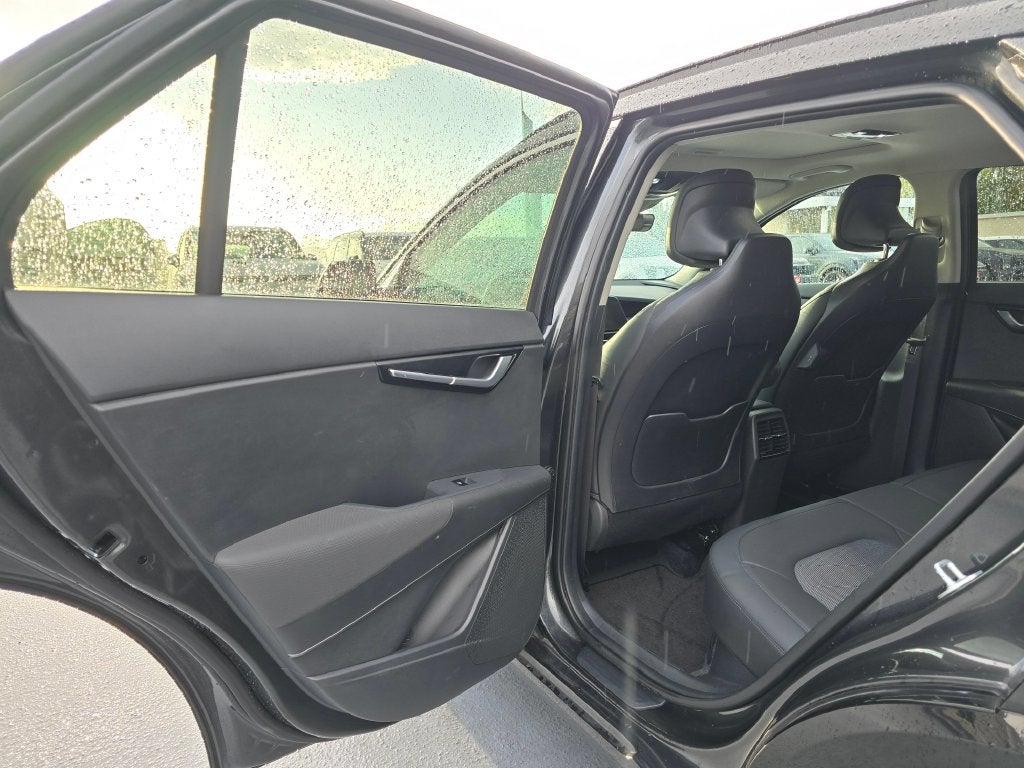 2024 Kia Niro EX Touring
