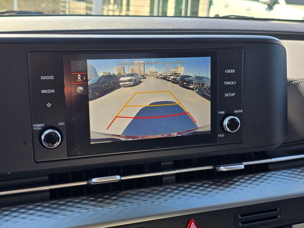2024 Kia Carnival LX