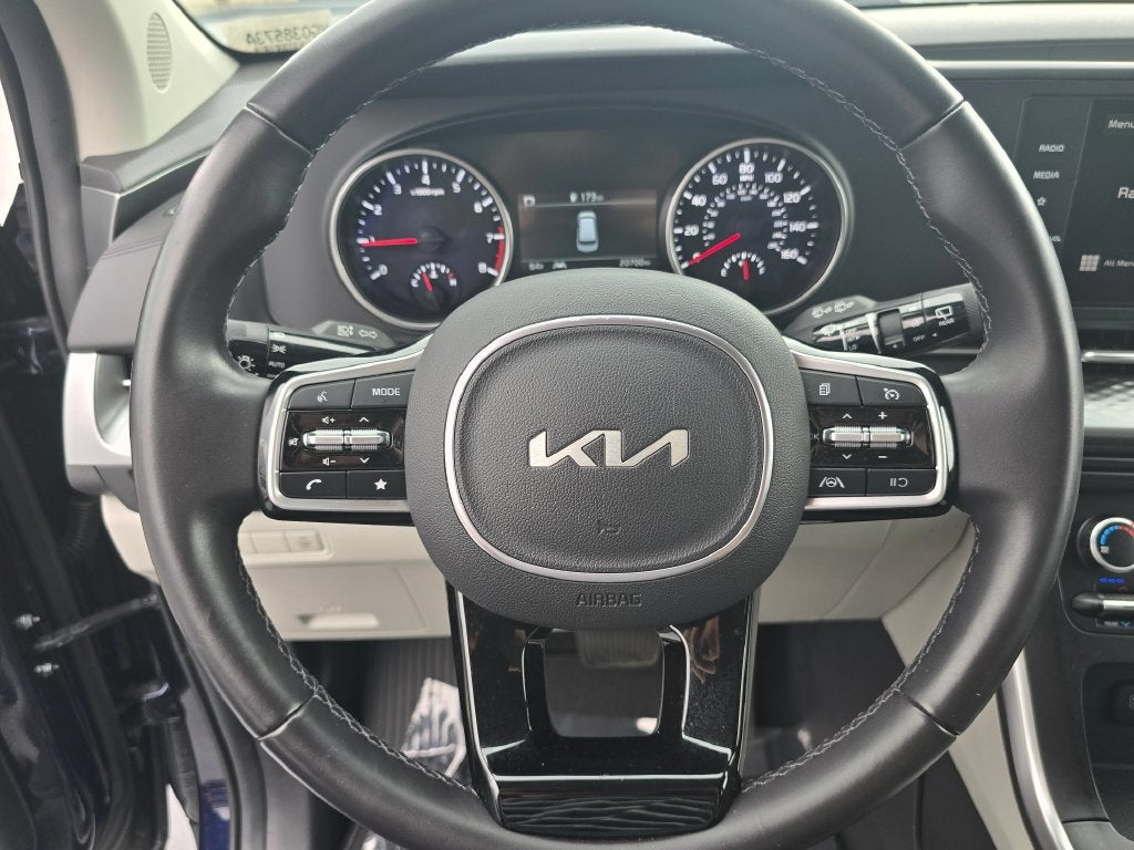 2024 Kia Carnival LX