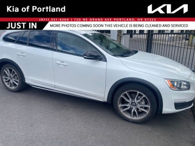 2016 Volvo V60 Cross Country T5