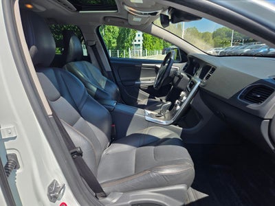 2016 Volvo V60 Cross Country T5