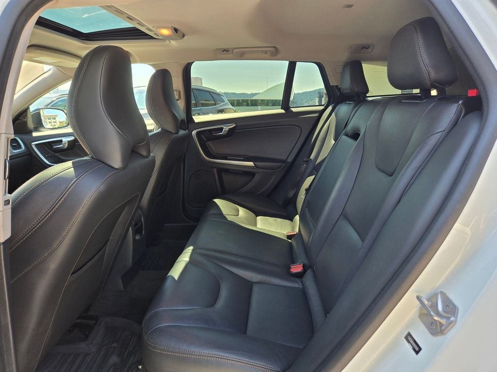 2016 Volvo V60 Cross Country T5