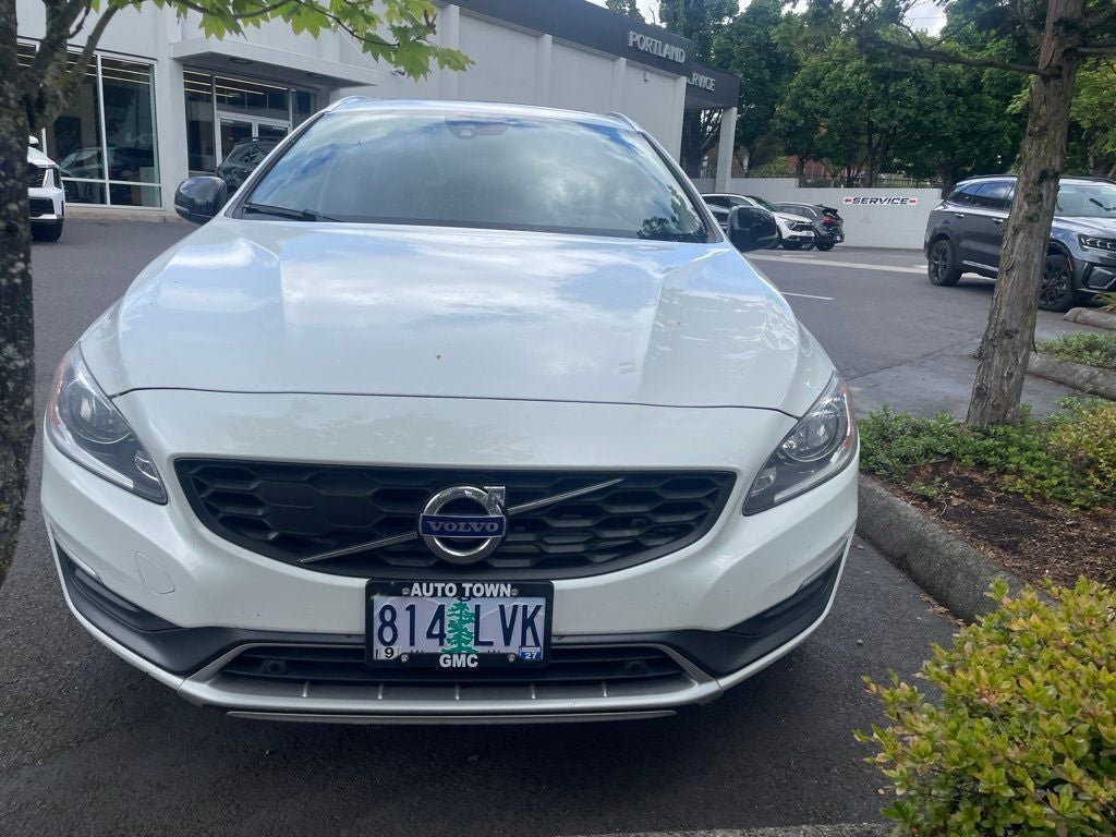 2016 Volvo V60 Cross Country T5