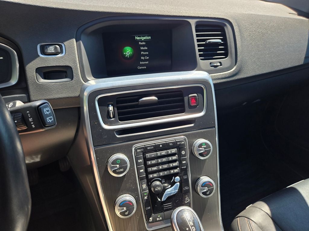 2016 Volvo V60 Cross Country T5