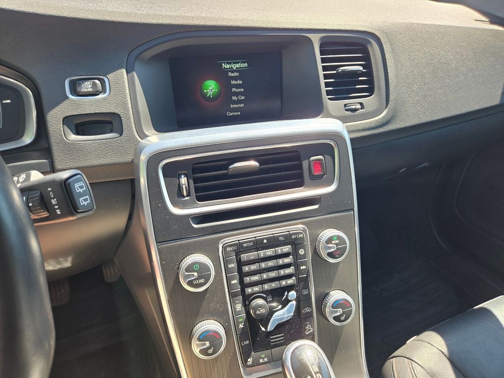 2016 Volvo V60 Cross Country T5