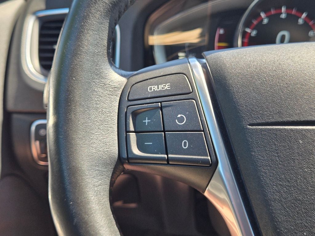 2016 Volvo V60 Cross Country T5
