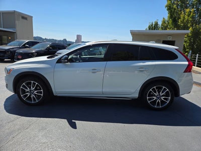 2016 Volvo V60 Cross Country T5
