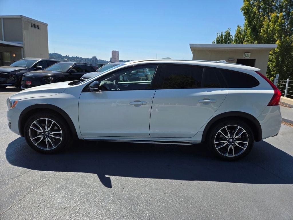 2016 Volvo V60 Cross Country T5