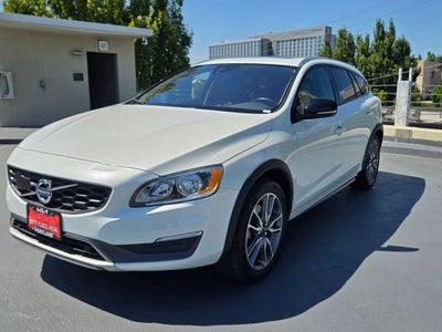 2016 Volvo V60 Cross Country T5