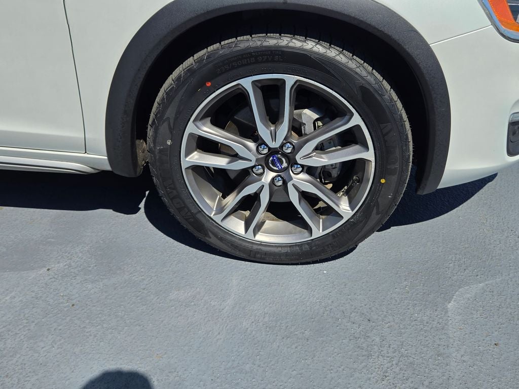 2016 Volvo V60 Cross Country T5